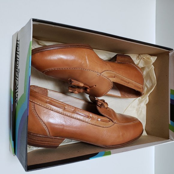 Eldita's Tassel Loafers Size 6B in Tan Color - Picture 14 of 14